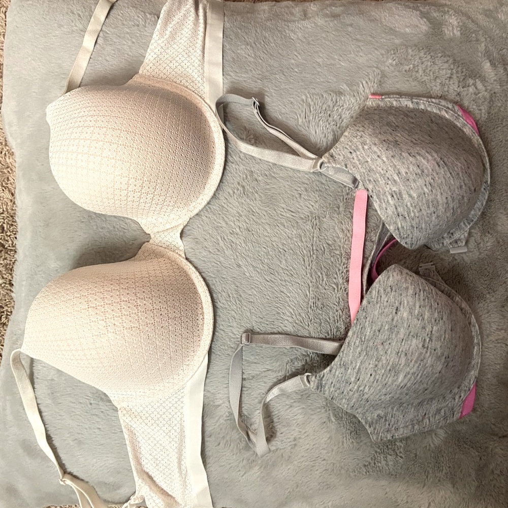 Lot of 2 Victoria’s Secret 34DD bras